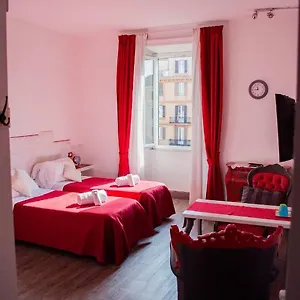 Relais Cola Di Rienzo Oda ve Kahvaltı